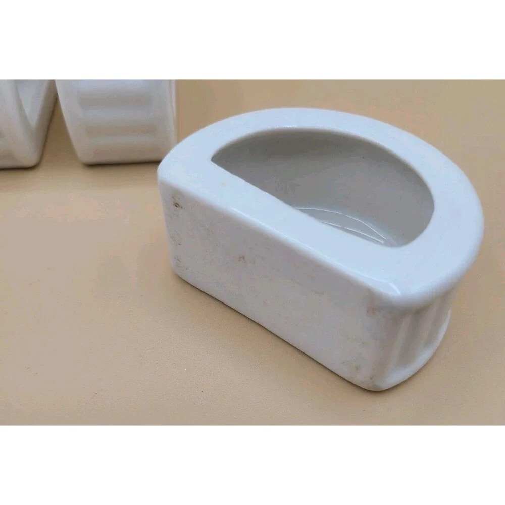 Oneida Napkin Rings Ariel White Ribbed Half Circle Set of 4